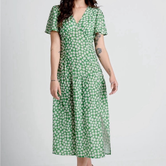 Timeless Dresses & Skirts - Elegant Green Floral Midi Dress